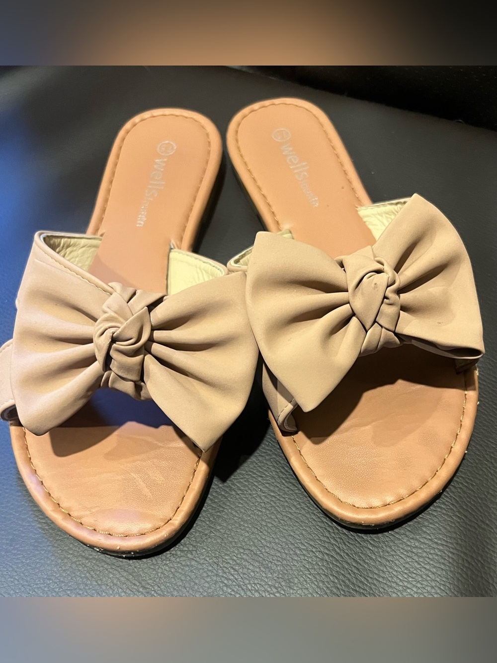 Wellsfountn Nude Bow Slide Sandals Women’s Size 7.5 Casual Flat Slides